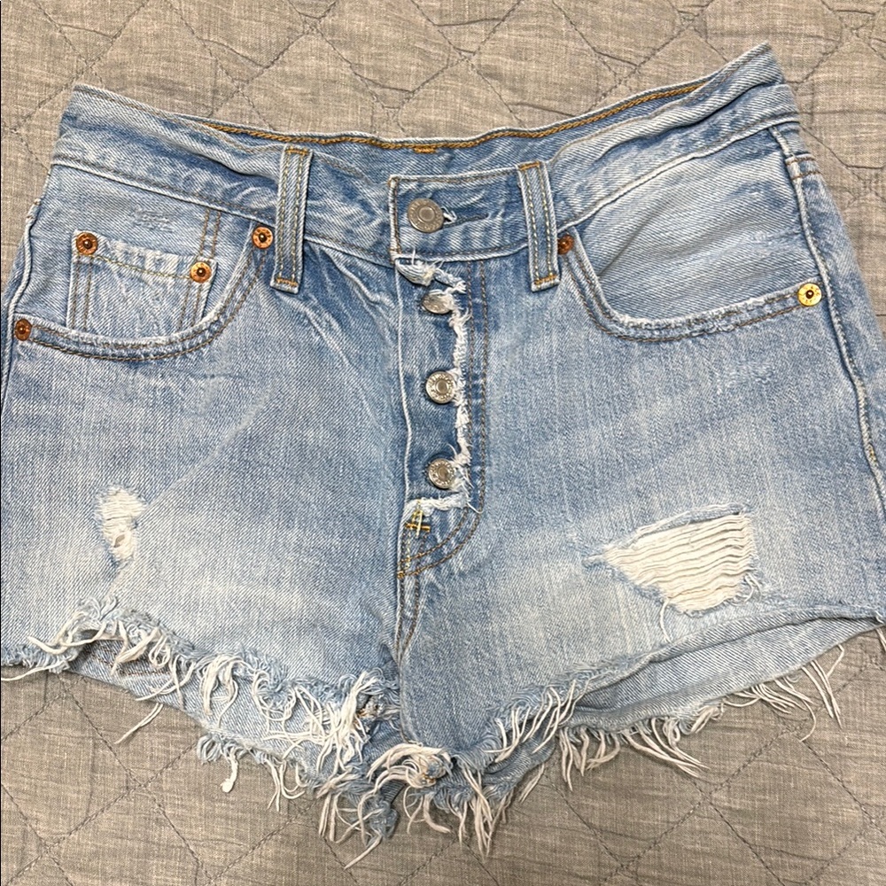 Levi’s cut off shorts